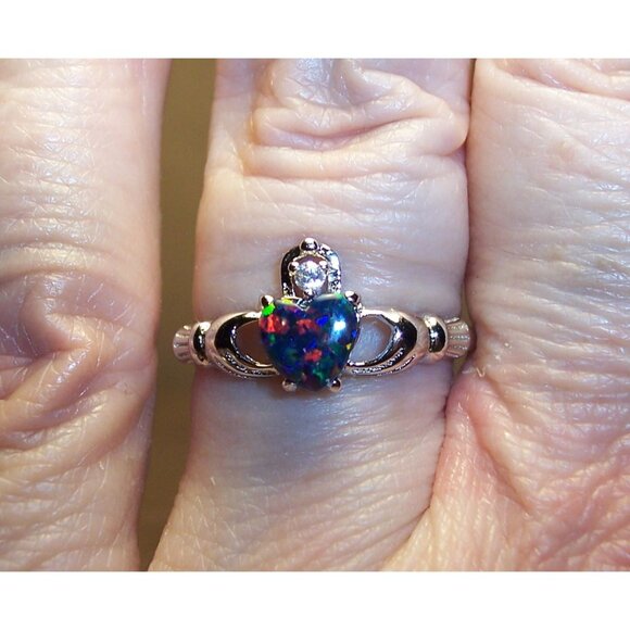 925 STERLING SILVER Dainty Lab Created Black Opal CZ Celtic Claddagh Ring - Picture 4 of 16